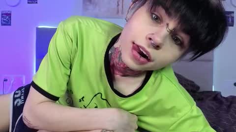 Snapshot of alex_valllley chatting on 02-21-26, 11:17 Alex Valley online show from 02-21-26, 11:17