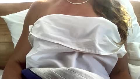 Snapshot of alexa__talkdirtytome chatting on 06-06-26, 01:21 Alexa online show from 06-06-26, 01:21