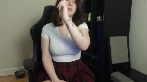 dont be afraid to click social media link its  working  just click on that  online show from 01-30-25, 12:50