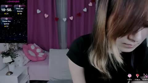 Snapshot of alexa_lexi chatting on 05-26-26, 10:44 alexa_lexi online show from 05-26-26, 10:44
