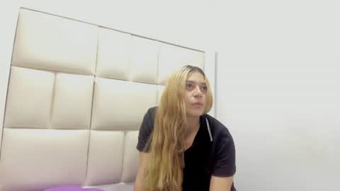 Snapshot of alexa_prada chatting on 07-15-26, 03:17 alexa_prada online show from 07-15-26, 03:17