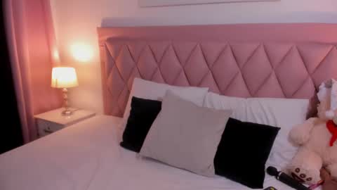 Snapshot of alexa_star1 chatting on 12-20-24, 10:22 Alexa online show from 12-20-24, 10:22