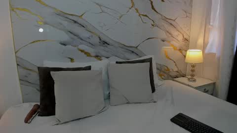 Snapshot of alexa_star1 chatting on 01-18-25, 04:42 Alexa online show from 01-18-25, 04:42