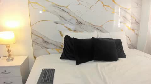 Snapshot of alexa_star1 chatting on 02-21-25, 09:54 Alexa online show from 02-21-25, 09:54