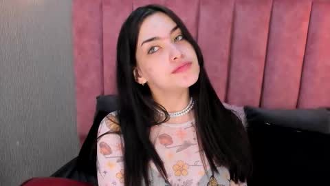 Alexa Thaylor online show from 11-15-25, 01:18