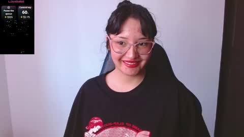 Snapshot of alexaa08 chatting on 02-20-26, 01:33 Alexandra 3 online show from 02-20-26, 01:33