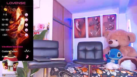 Snapshot of alexafoxxy01 chatting on 11-06-25, 09:48 alexafoxxy01 online show from 11-06-25, 09:48