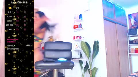 alexafoxxy01 online show from 06-09-26, 12:00