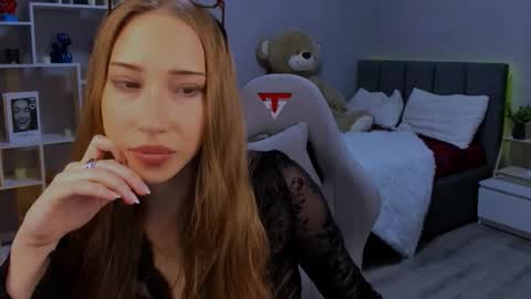 AlexaHarmon online show from 11-27-25, 06:26