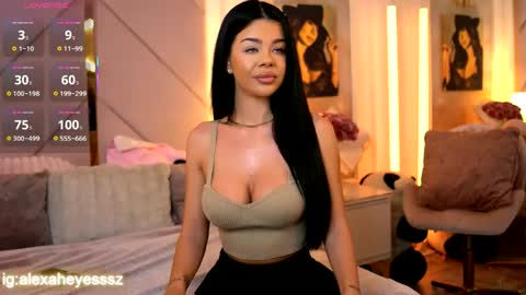 Snapshot of alexaheyess chatting on 05-18-26, 04:29 Alexa online show from 05-18-26, 04:29