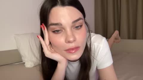 Ember Valentine online show from 01-11-26, 09:20