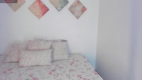 Alexandra Castillo online show from 12-05-25, 06:00