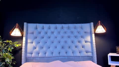 Snapshot of alexamora__ chatting on 10-02-25, 11:50 C A M I L A  online show from 10-02-25, 11:50