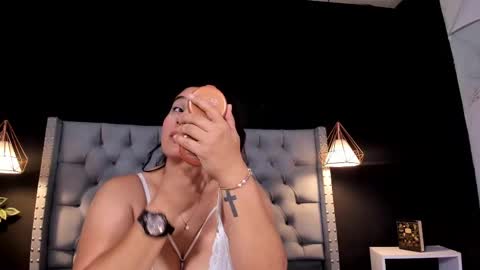 Snapshot of alexamora__ chatting on 10-09-25, 10:57 C A M I L A  online show from 10-09-25, 10:57