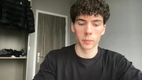 Snapshot of alexander0_ chatting on 02-18-26, 05:14 Alexander online show from 02-18-26, 05:14