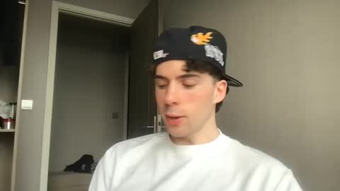 Snapshot of alexander0_ chatting on 02-26-26, 10:25 Alexander online show from 02-26-26, 10:25