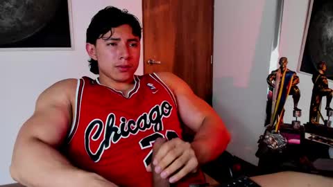 Snapshot of alexander_classy chatting on 05-27-26, 12:40 Alex online show from 05-27-26, 12:40