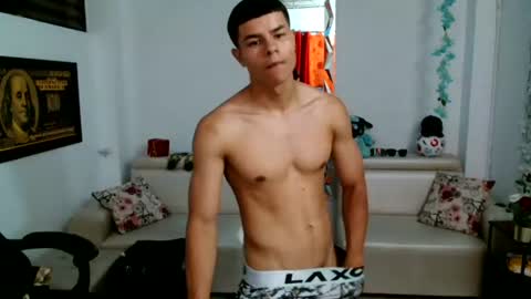 Snapshot of alexander_cr chatting on 07-17-26, 11:20 Alexander online show from 07-17-26, 11:20
