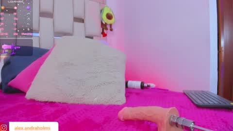 Snapshot of alexandra_holms1 chatting on 11-08-25, 10:30 alexandra_holms1 online show from 11-08-25, 10:30