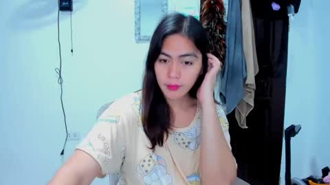 Snapshot of alexarobins chatting on 11-12-25, 12:22 Alexa online show from 11-12-25, 12:22