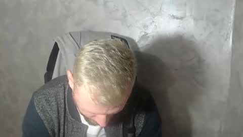 Snapshot of alexboy2022 chatting on 12-17-25, 03:07 onlyfans..alexyno2022 online show from 12-17-25, 03:07