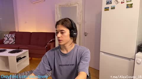 Snapshot of alexdavey chatting on 01-13-25, 07:21 online show from 01-13-25, 07:21