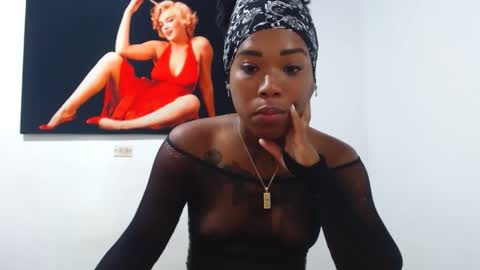 Snapshot of alexia_sinclaire24 chatting on 10-01-25, 12:05 alexia_sinclaire24 online show from 10-01-25, 12:05