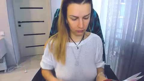 Snapshot of alexiayellow chatting on 05-11-26, 07:25 Alexia online show from 05-11-26, 07:25