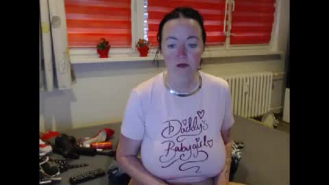 Snapshot of alexie33 chatting on 05-04-26, 07:37 alexie33 online show from 05-04-26, 07:37