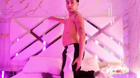 Alexis Castillo  online show from 04-26-26, 01:58