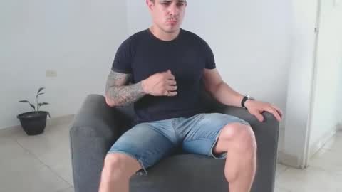 Snapshot of alexmaximuss chatting on 01-19-25, 08:09 Maximuss online show from 01-19-25, 08:09