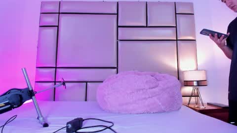 A L E X online show from 05-02-26, 04:06