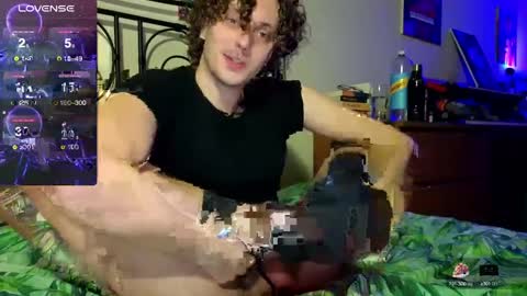 Snapshot of alexrhodesxxx chatting on 01-27-25, 07:13 Alex online show from 01-27-25, 07:13