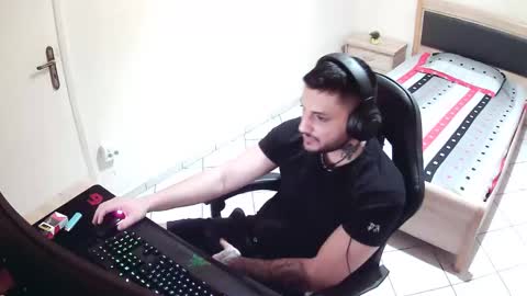 Snapshot of alexthepro00 chatting on 05-19-26, 12:38 alexthepro00 online show from 05-19-26, 12:38