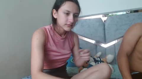 alex y luisa online show from 10-21-25, 03:35