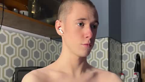 Snapshot of alexwos chatting on 12-12-24, 09:04 Alex online show from 12-12-24, 09:04