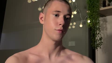 Snapshot of alexwos chatting on 01-25-25, 05:51 Alex online show from 01-25-25, 05:51