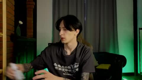 Alex online show from 04-12-26, 09:58