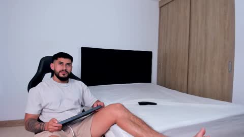 Snapshot of alexxxmachine chatting on 12-31-24, 10:34 Alex   freelance model  instagram alex b229 online show from 12-31-24, 10:34