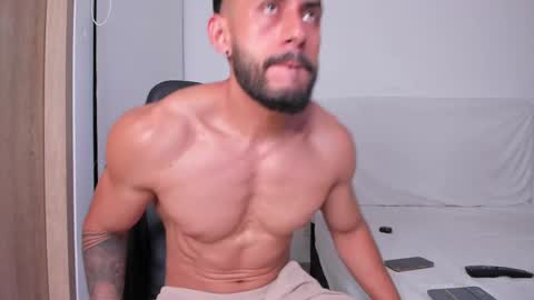 Snapshot of alexxxmachine chatting on 03-09-25, 11:56 Alex   freelance model  instagram alex b229 online show from 03-09-25, 11:56