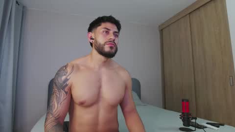 Snapshot of alexxxmachine chatting on 10-17-25, 10:45 Alex   freelance model  instagram alex b229 online show from 10-17-25, 10:45