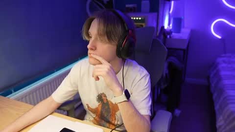 Alexycutie online show from 04-28-26, 08:30