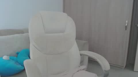 alexyferrer1 online show from 10-17-25, 08:44