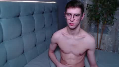 Snapshot of alfie_evanss chatting on 12-14-25, 06:30 Alfie online show from 12-14-25, 06:30