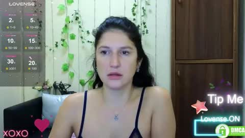 Snapshot of alianna_solo_kiss chatting on 11-10-25, 12:48 Alianna online show from 11-10-25, 12:48