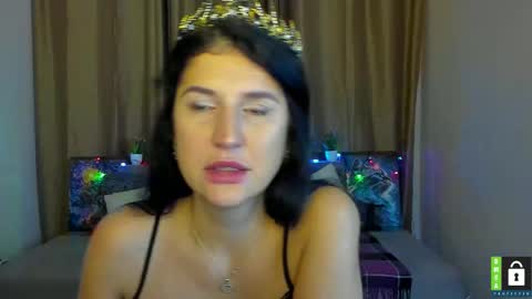 Snapshot of alianna_solo_kiss chatting on 11-25-25, 06:35 Alianna online show from 11-25-25, 06:35