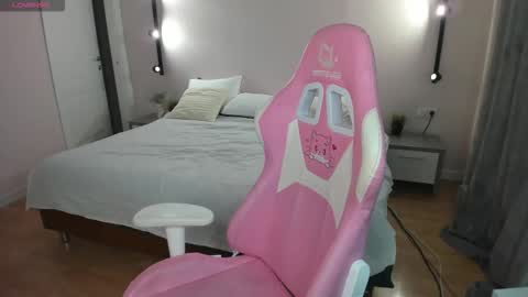 Snapshot of alic_black chatting on 10-04-25, 12:30 alic_black online show from 10-04-25, 12:30