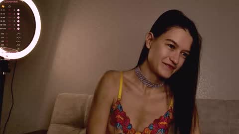 Snapshot of alice__grace_ chatting on 10-18-25, 07:14 your Alice online show from 10-18-25, 07:14