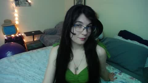 Snapshot of alice_asks chatting on 11-23-25, 04:56 Alice Asks online show from 11-23-25, 04:56