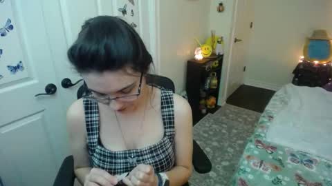 Snapshot of alice_asks chatting on 01-10-26, 05:20 Alice Asks online show from 01-10-26, 05:20